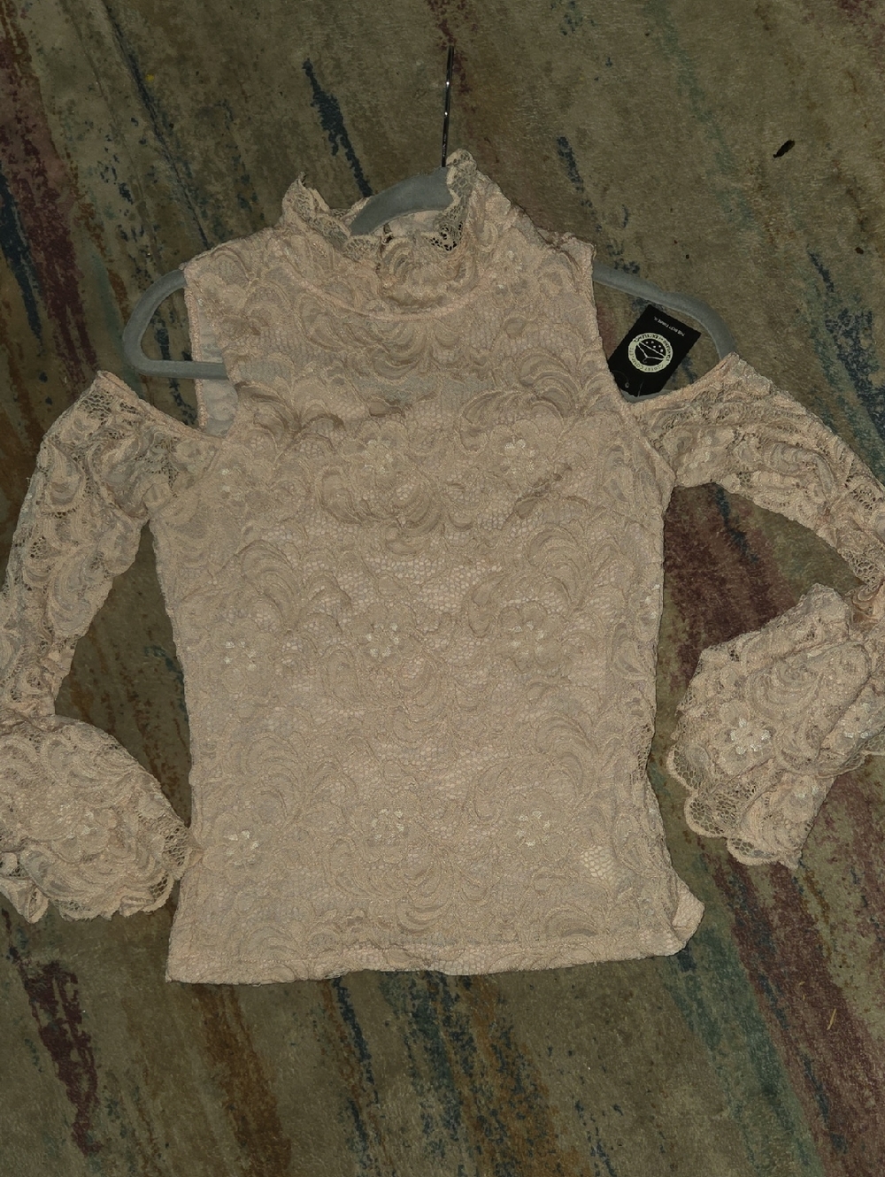 BEBE VINTAGE CUT OUT SHOULDER FLARE SLEEVE FITTED LACE TOP